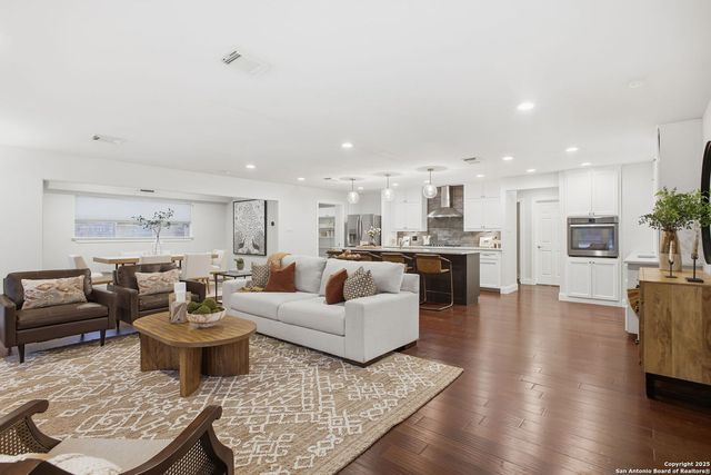 304 Hub, Wimberley, TX 78676