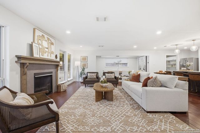 304 Hub, Wimberley, TX 78676