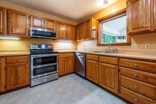 61 Winding Branch Lane, Conway, AR 72032