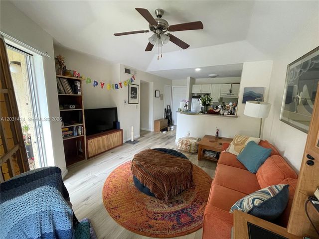 4823 Via Palm Lks 1318, West Palm Beach, FL 33417