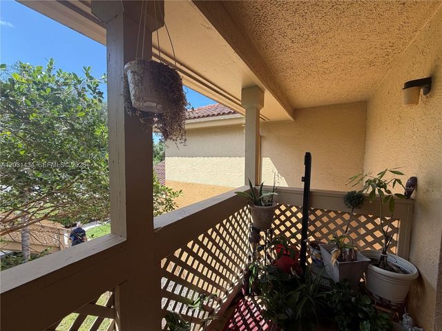 4823 Via Palm Lks 1318, West Palm Beach, FL 33417