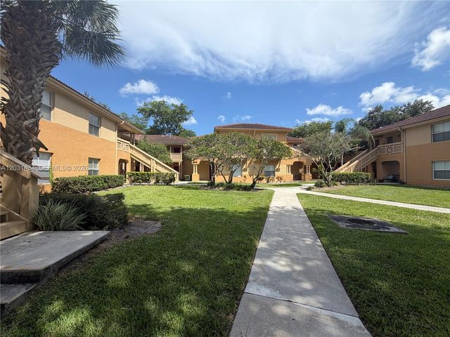 4823 Via Palm Lks 1318, West Palm Beach, FL 33417
