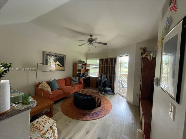 4823 Via Palm Lks 1318, West Palm Beach, FL 33417