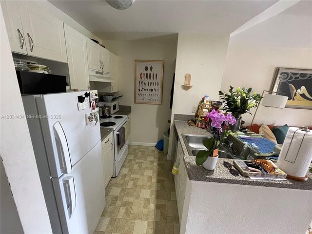 4823 Via Palm Lks 1318, West Palm Beach, FL 33417
