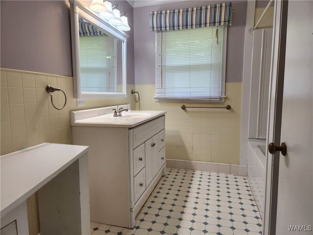 108 4th NE, Reform, AL 35481