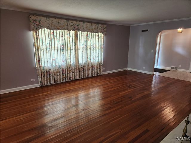 108 4th NE, Reform, AL 35481