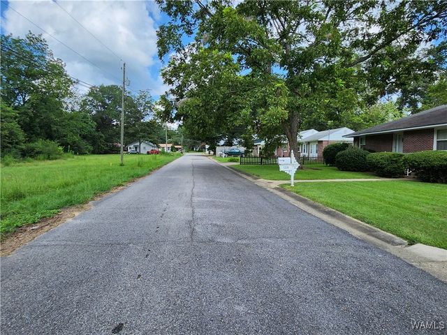 108 4th NE, Reform, AL 35481