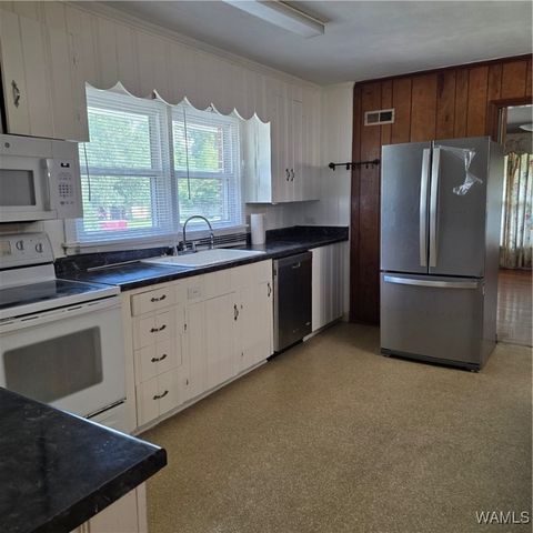 108 4th NE, Reform, AL 35481