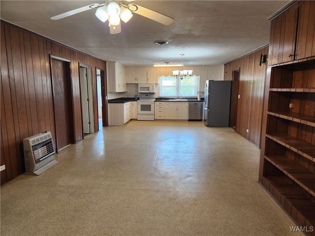 108 4th NE, Reform, AL 35481