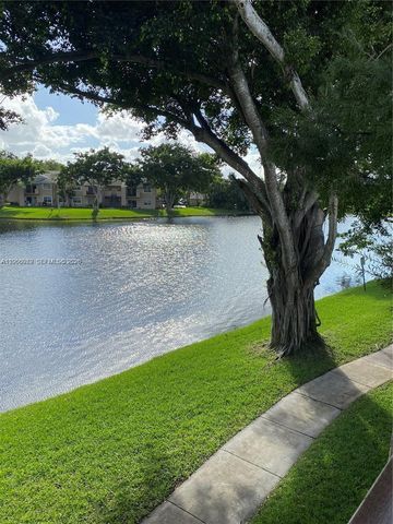 2361 NW 96th Ter 18O, Pembroke Pines, FL 33024