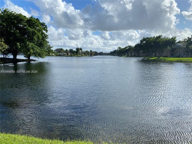 2361 NW 96th Ter 18O, Pembroke Pines, FL 33024