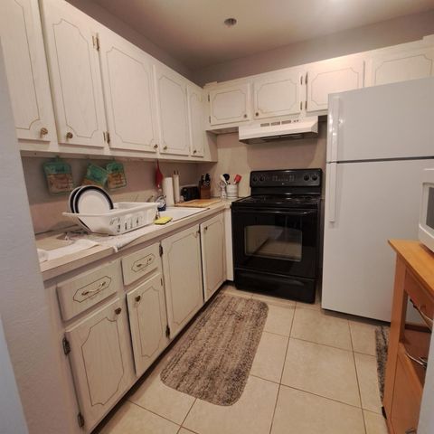 70 Easthampton C, West Palm Beach, FL 33417