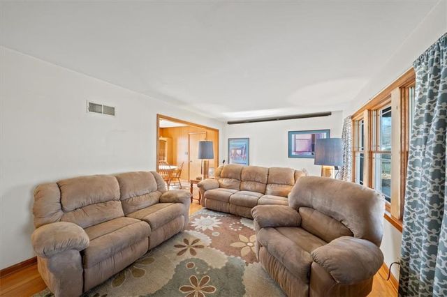 10005 E 69th Terrace, Raytown, MO 64133