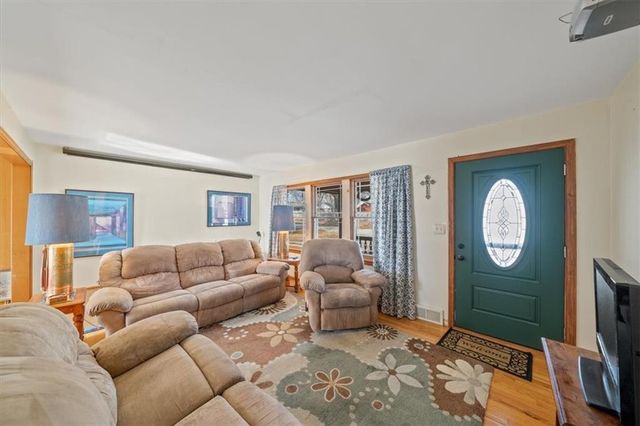 10005 E 69th Terrace, Raytown, MO 64133