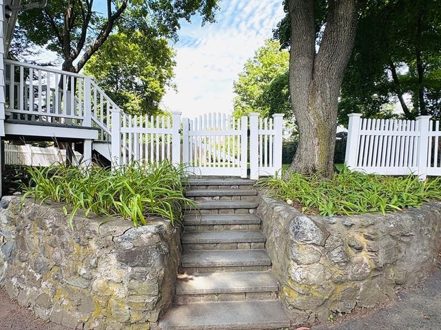 308 Webster St, Needham, MA 02494