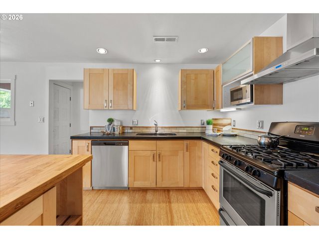 6035 N ATLANTIC Ave, Portland, OR 97217