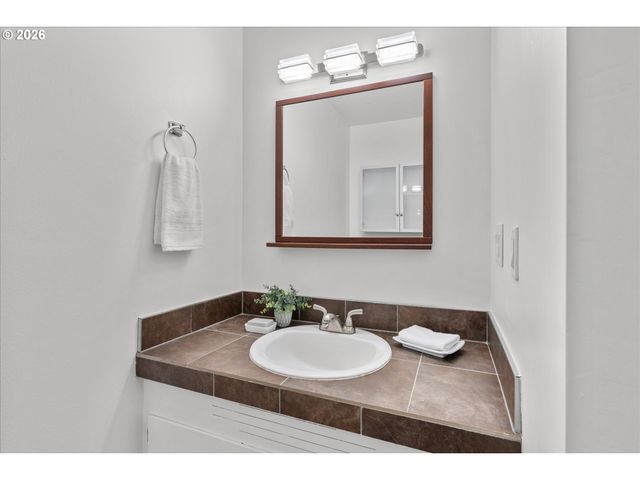 6035 N ATLANTIC Ave, Portland, OR 97217