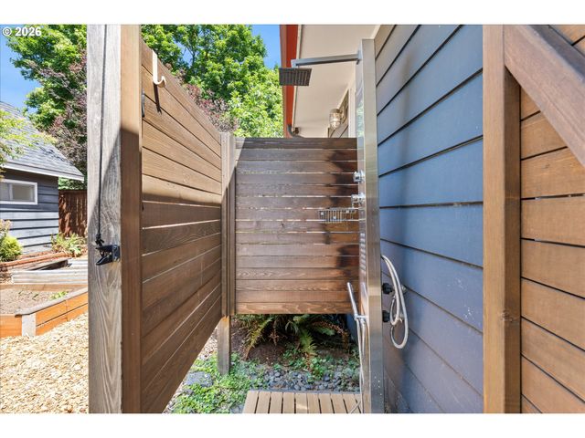 6035 N ATLANTIC Ave, Portland, OR 97217
