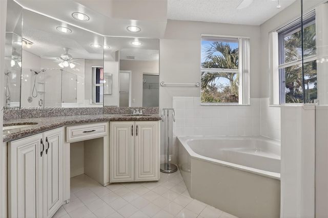 12665 NW 11th Ct, Sunrise, FL 33323