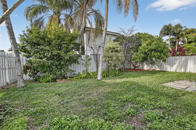 12665 NW 11th Ct, Sunrise, FL 33323