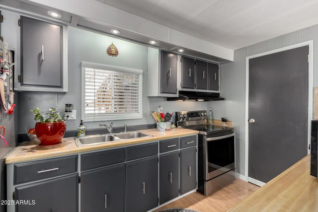 30 N LILLY Court, Queen Valley, AZ 85118