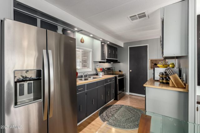 30 N LILLY Court, Queen Valley, AZ 85118