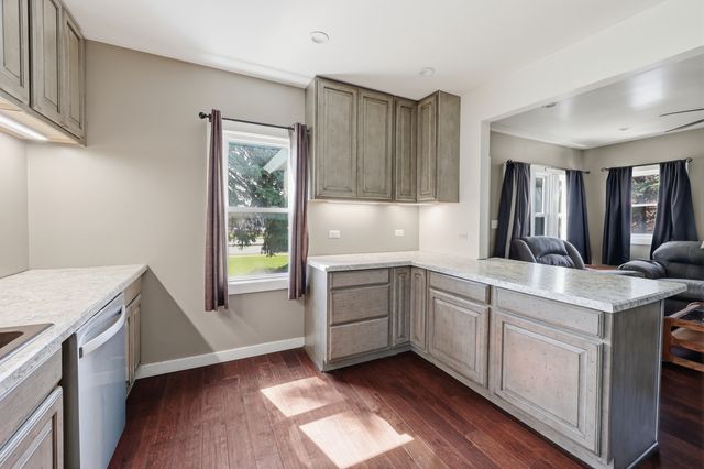 307 W Army Trail Road, Bloomingdale, IL 60108