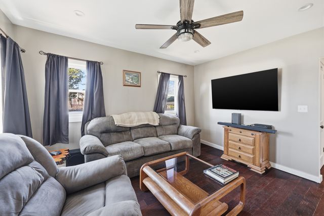 307 W Army Trail Road, Bloomingdale, IL 60108