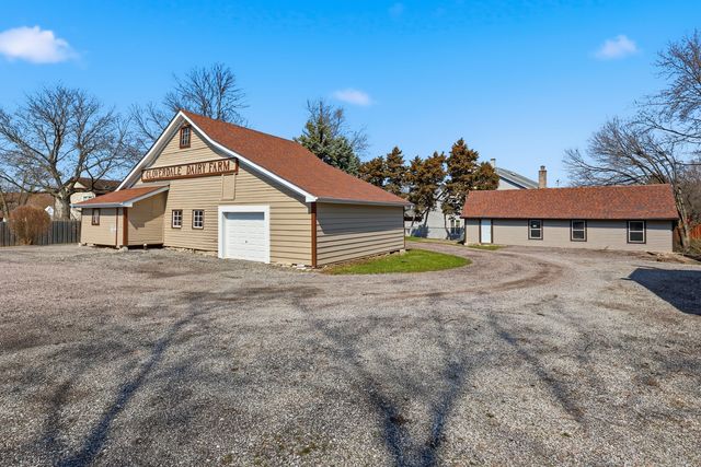 307 W Army Trail Road, Bloomingdale, IL 60108