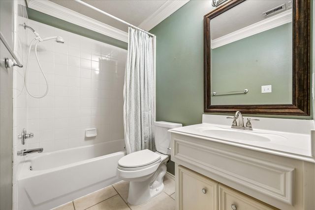 1624 W 25th Street B, Houston, TX 77008