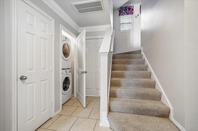 1624 W 25th Street B, Houston, TX 77008