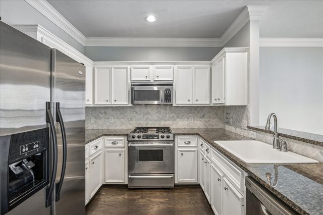 1624 W 25th Street B, Houston, TX 77008