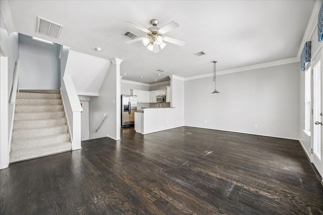 1624 W 25th Street B, Houston, TX 77008