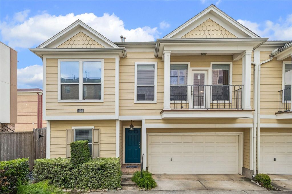 1624 W 25th Street B, Houston, TX 77008
