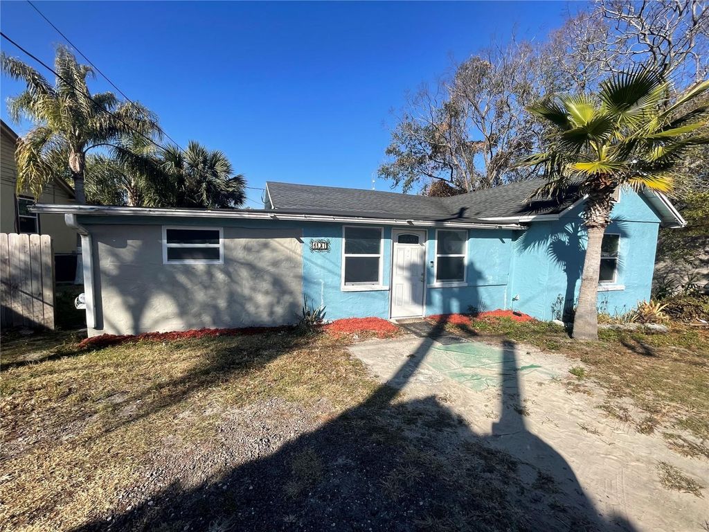 107 W BERESFORD AVENUE, Deland, FL 32720