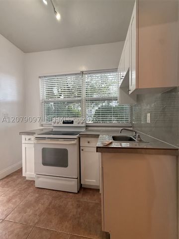 12906 NE 6th Ave 2, North Miami, FL 33161