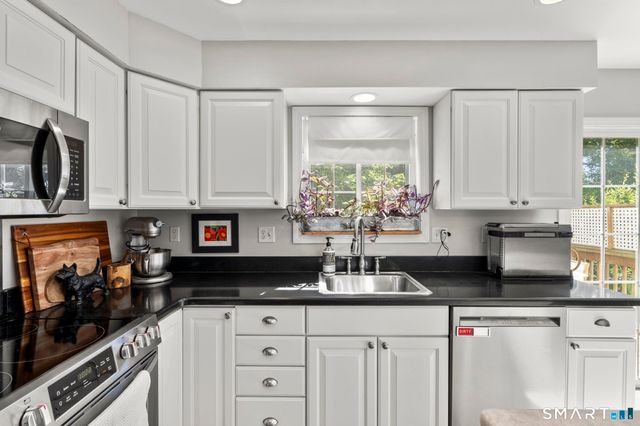 5 Fairview Avenue, Shelton, CT 06484