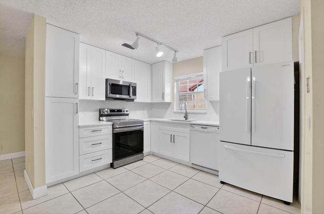 22334 SW 57th Circle, Boca Raton, FL 33428