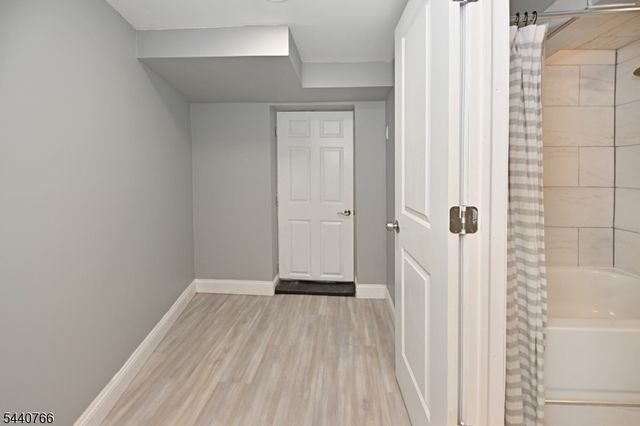 221 Lakeview Dr, Ridgewood Village, NJ 07450