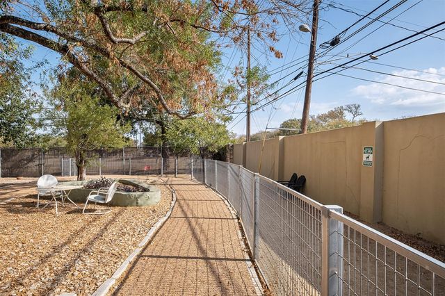 1101 Grove BLVD 304, Austin, TX 78741