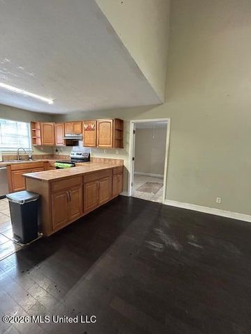 829 Lime Street, Ocean Springs, MS 39564