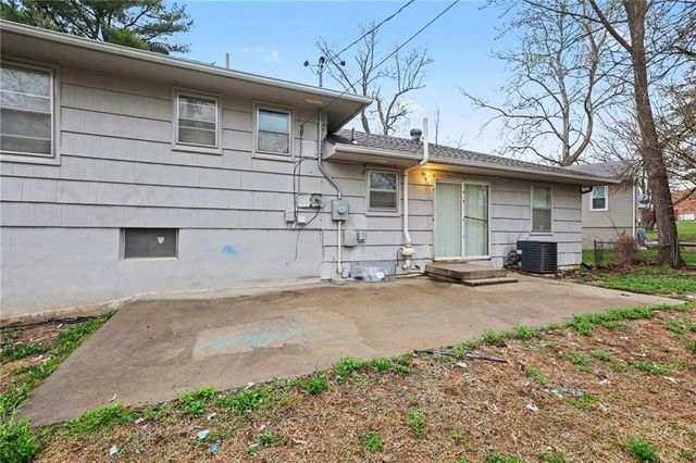 4937 Overton Avenue, Kansas City, MO 64133