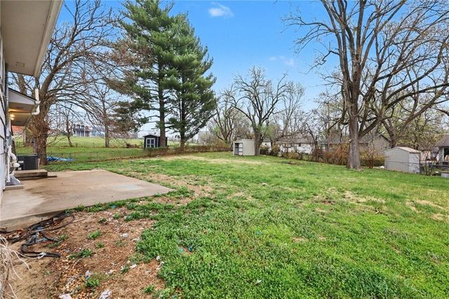 4937 Overton Avenue, Kansas City, MO 64133