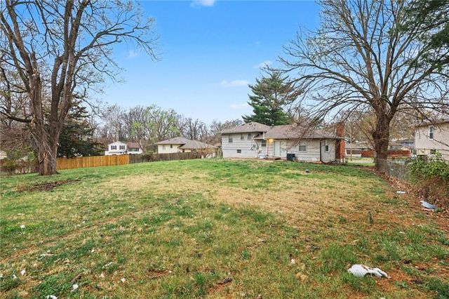 4937 Overton Avenue, Kansas City, MO 64133