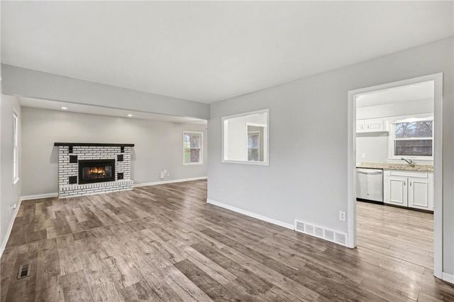 4937 Overton Avenue, Kansas City, MO 64133