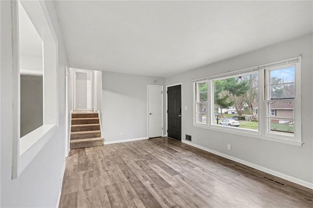 4937 Overton Avenue, Kansas City, MO 64133