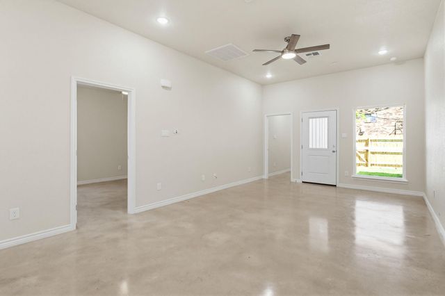 410 W Avenue C, Copperas Cove, TX 76522