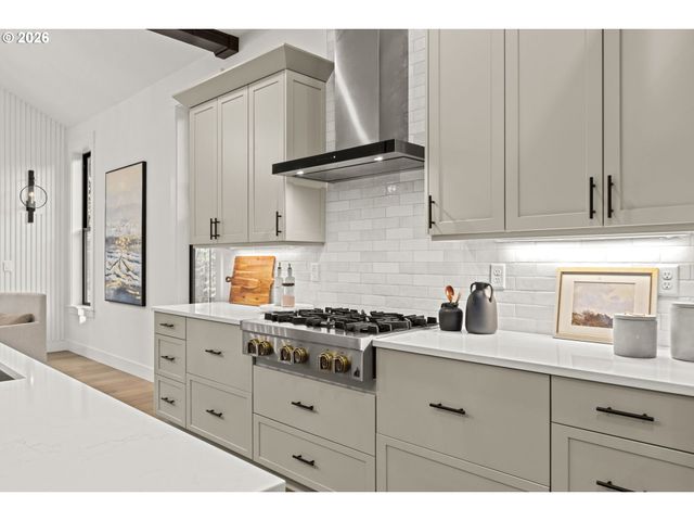 2065 Sw 75TH Ave, Portland, OR 97225