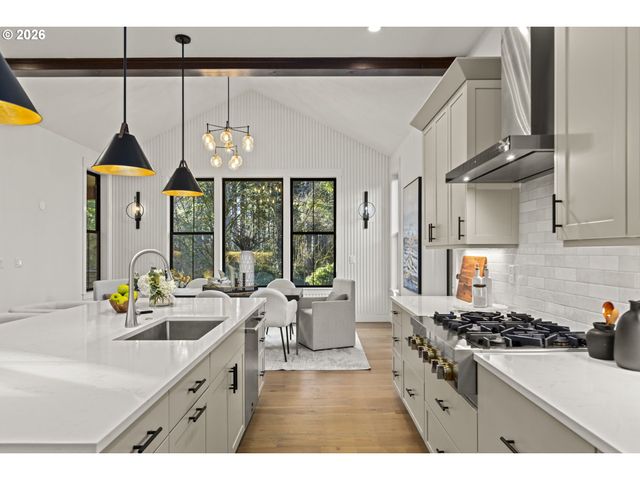 2065 Sw 75TH Ave, Portland, OR 97225