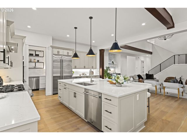 2065 Sw 75TH Ave, Portland, OR 97225